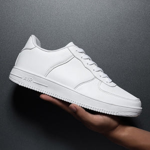 New Sneakers Men Leather Casual Shoes Men Lightweight Breathable White Mens Shoes 2020 Fashion Tenis Masculino Zapatos Hombre